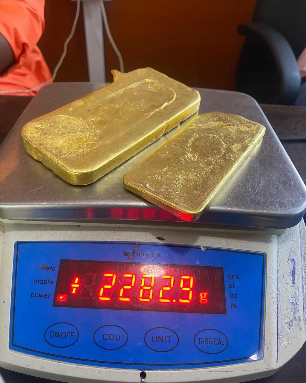 Gold bars weighed during independent verification